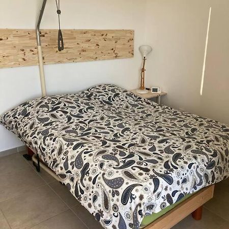 Appartement Rdc Avec Parking Prive La Fare-les-Oliviers Εξωτερικό φωτογραφία