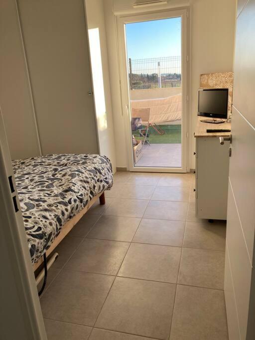 Appartement Rdc Avec Parking Prive La Fare-les-Oliviers Εξωτερικό φωτογραφία